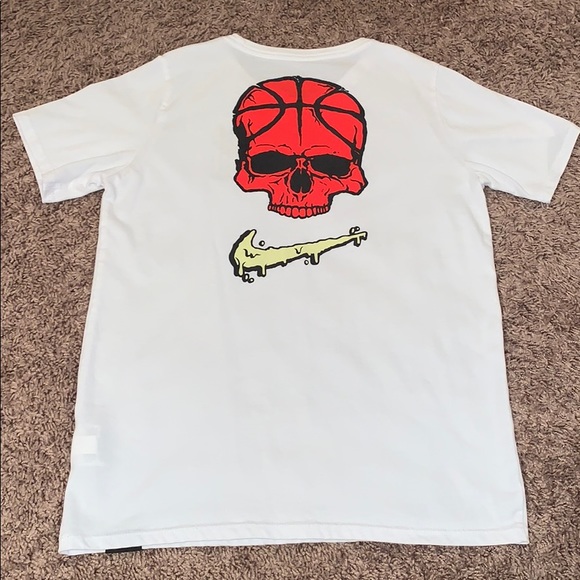 Boys Kyrie T shirt - Picture 2 of 4